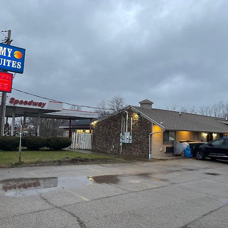 Economy Inn & Suites Ashtabula Eksteriør billede