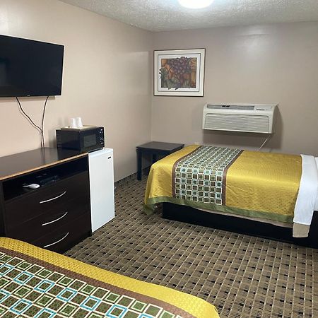 Economy Inn & Suites Ashtabula Eksteriør billede