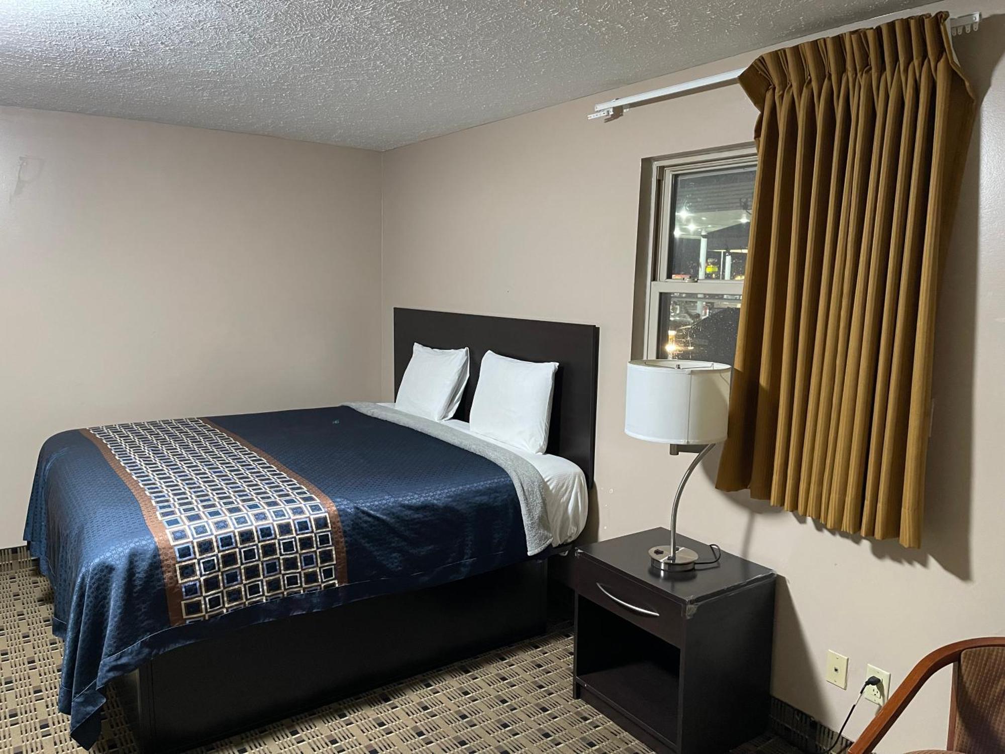 Economy Inn & Suites Ashtabula Eksteriør billede
