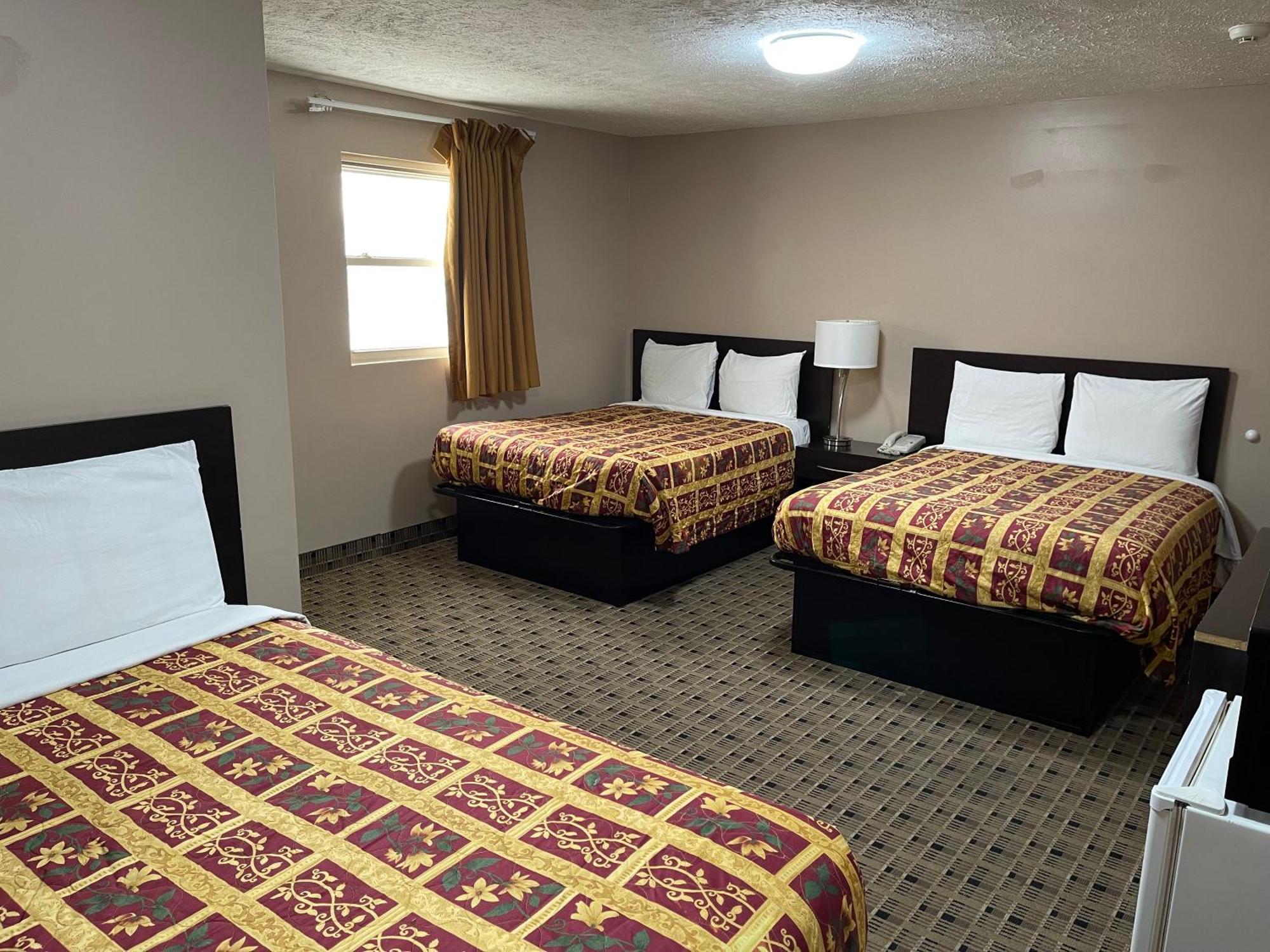 Economy Inn & Suites Ashtabula Eksteriør billede