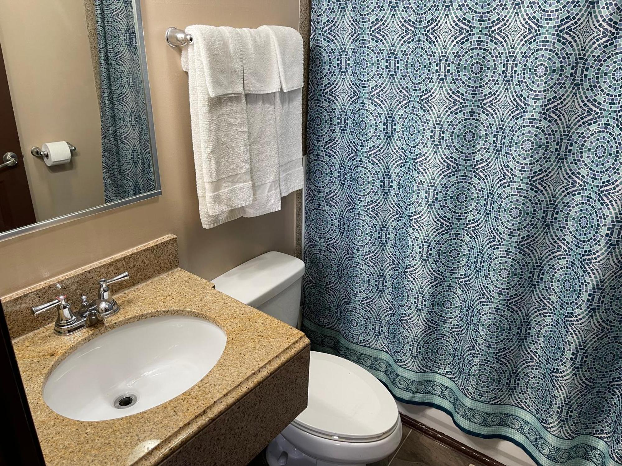Economy Inn & Suites Ashtabula Eksteriør billede