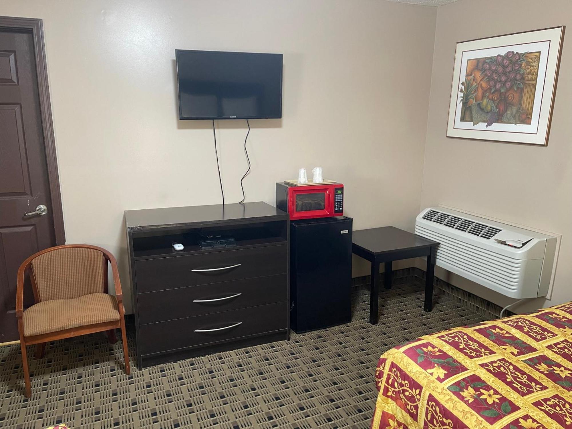 Economy Inn & Suites Ashtabula Eksteriør billede