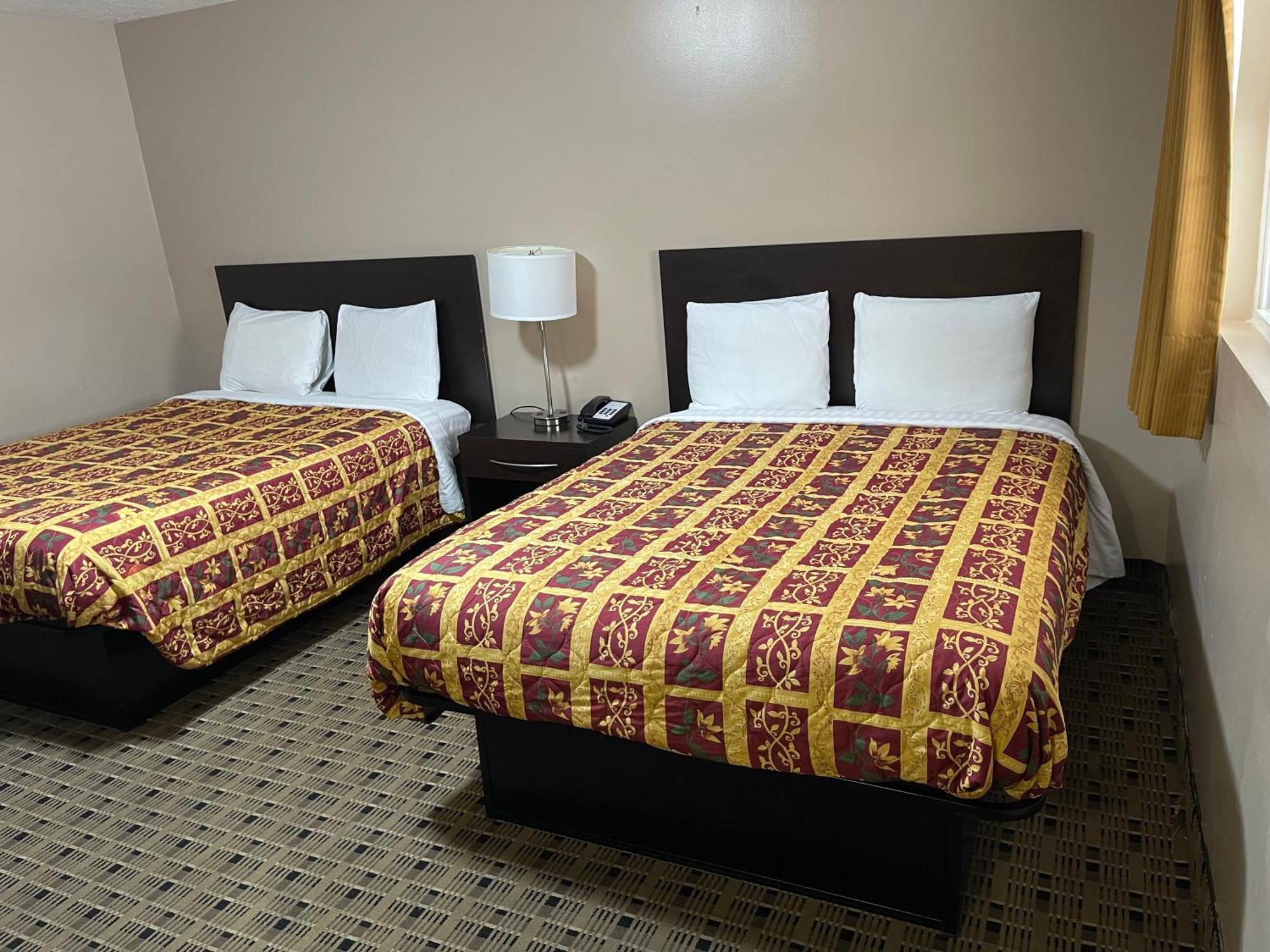 Economy Inn & Suites Ashtabula Eksteriør billede