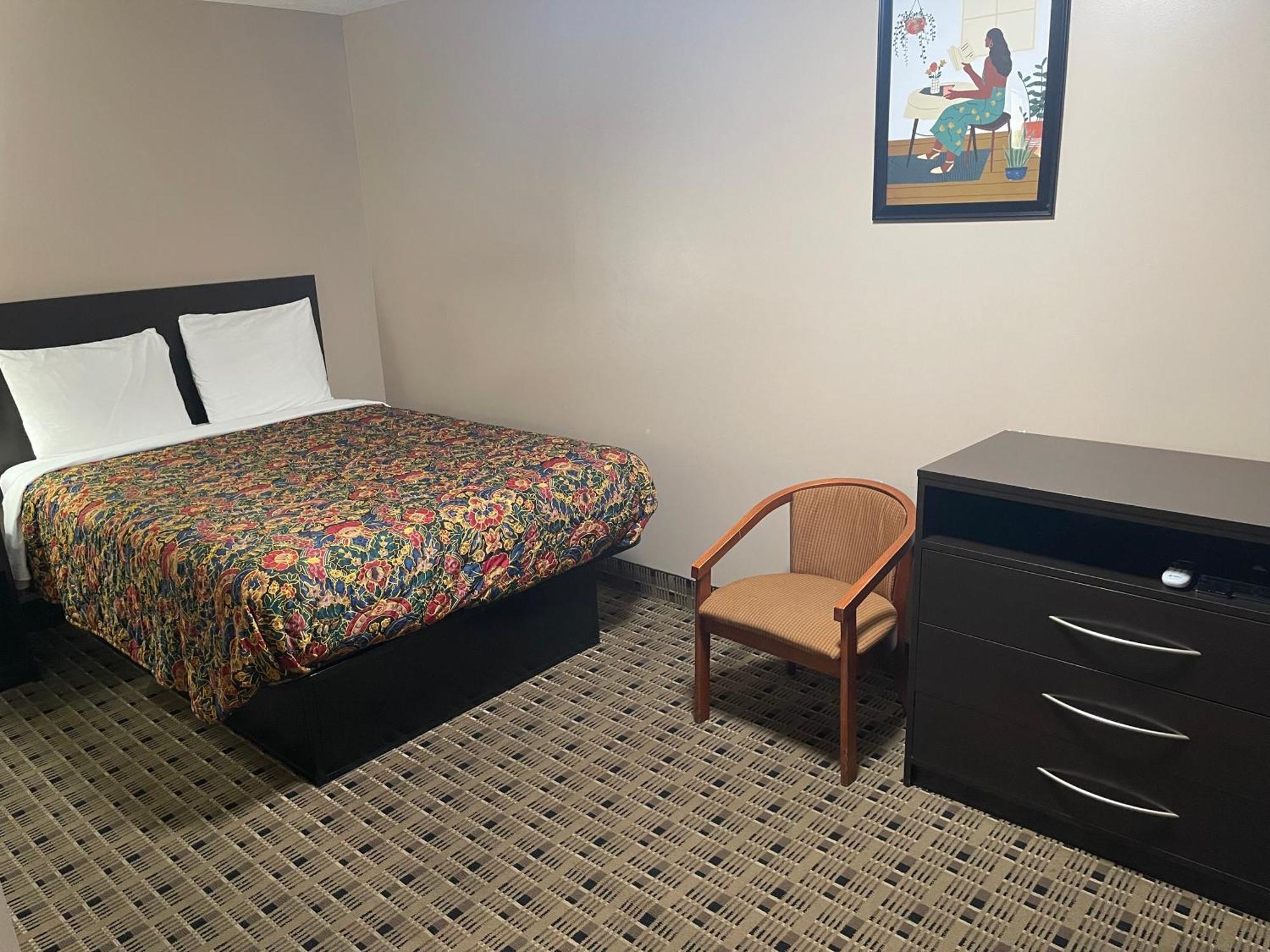 Economy Inn & Suites Ashtabula Eksteriør billede