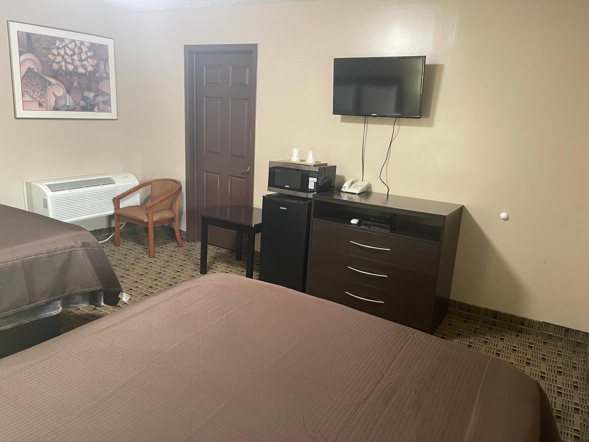 Economy Inn & Suites Ashtabula Eksteriør billede