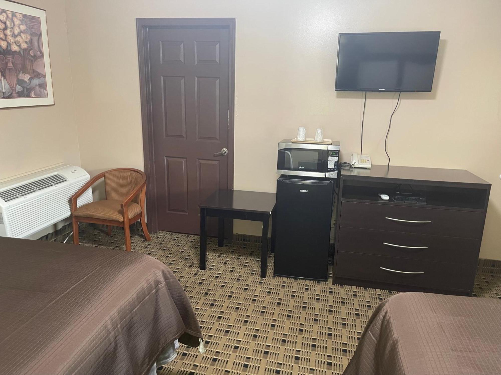 Economy Inn & Suites Ashtabula Eksteriør billede