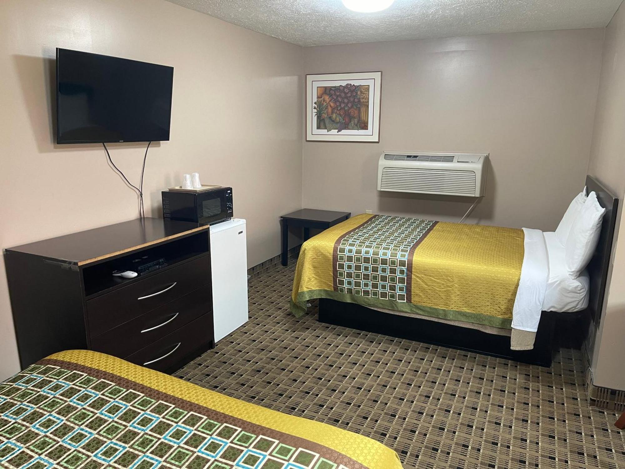 Economy Inn & Suites Ashtabula Eksteriør billede
